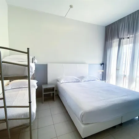 Aron Hotel