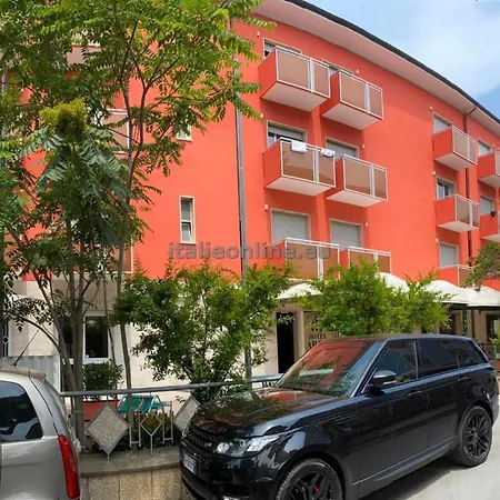 Hotel Aron 3*