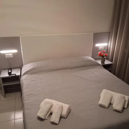 Aron Hotel