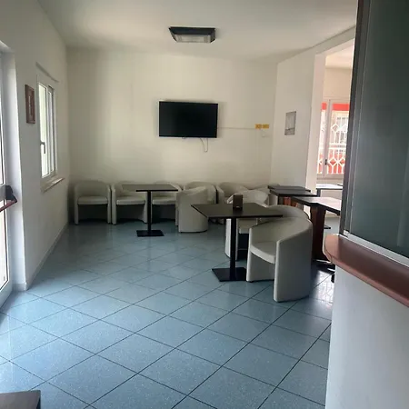 Hotel Aron 3*