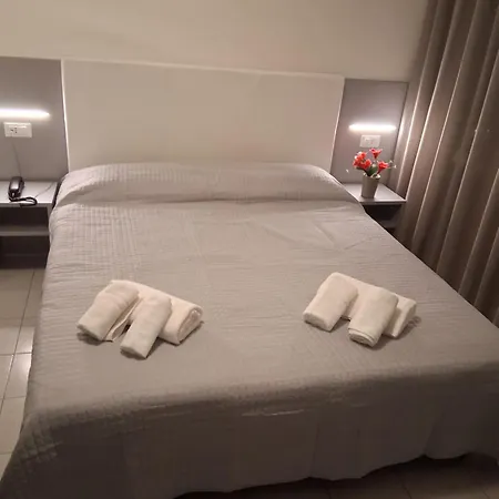 Aron Hotel