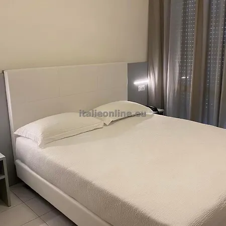 Hotel Aron 3*