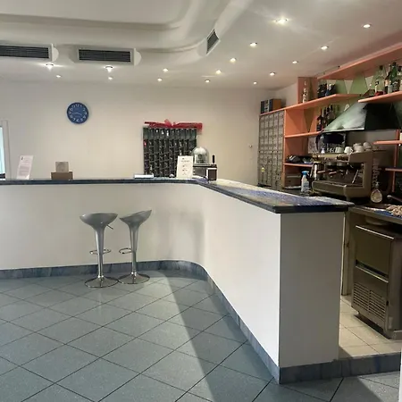 Aron Hotel