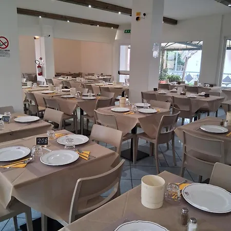 Hotel Aron