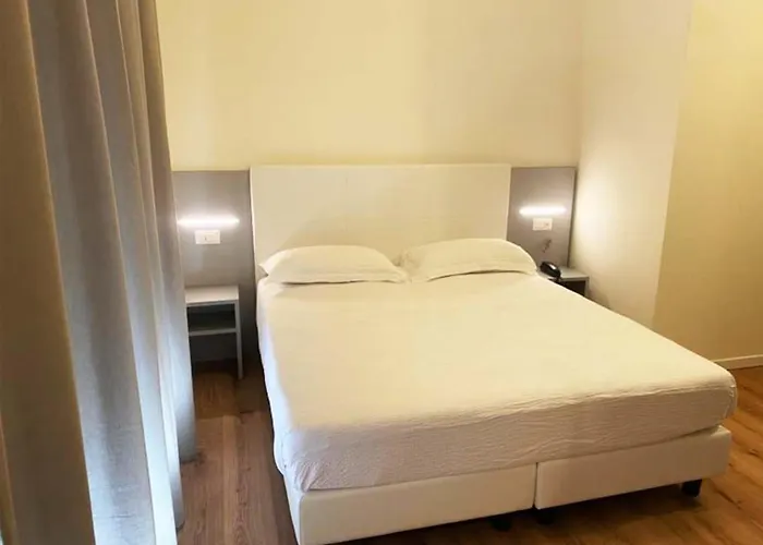 Aron Ξενοδοχείο 3*