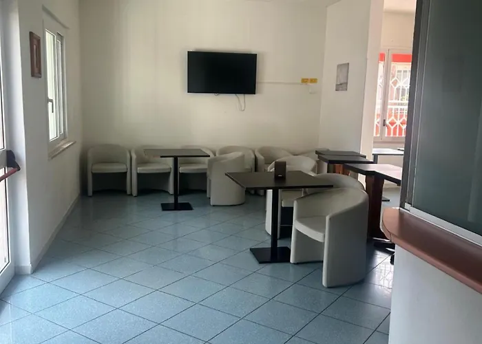 Ξενοδοχείο Aron 3*