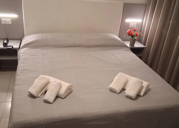 Aron Ξενοδοχείο