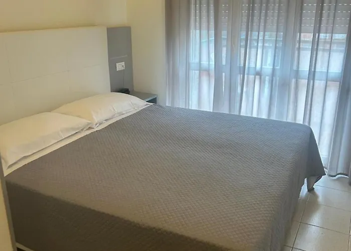 Aron Ξενοδοχείο 3*