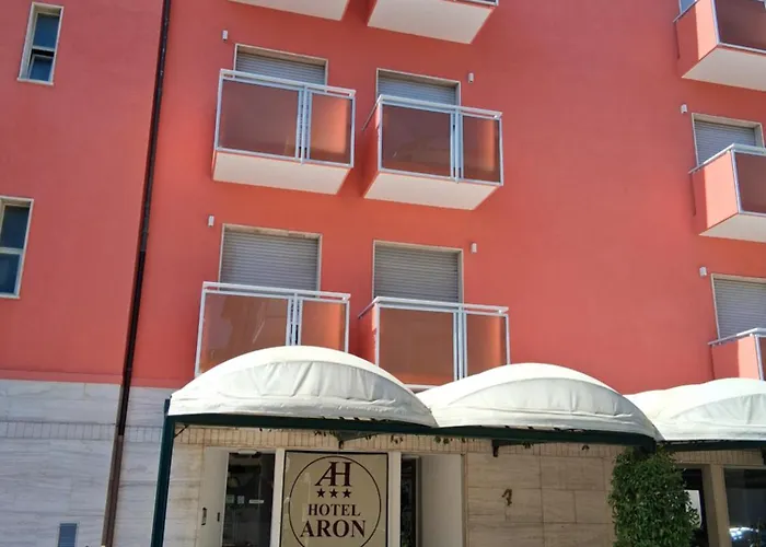 Aron Ξενοδοχείο 3*