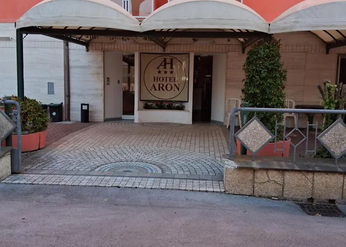 Ξενοδοχείο Aron 3*